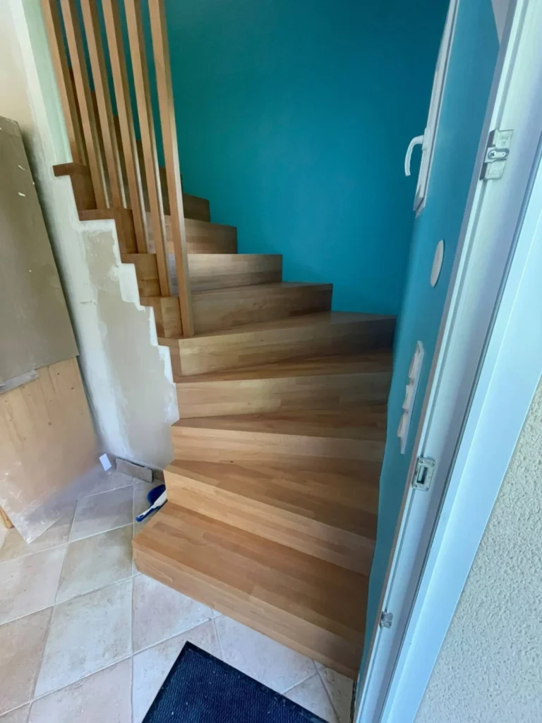 Installation d'escalier bois sur mesure à Bernay
